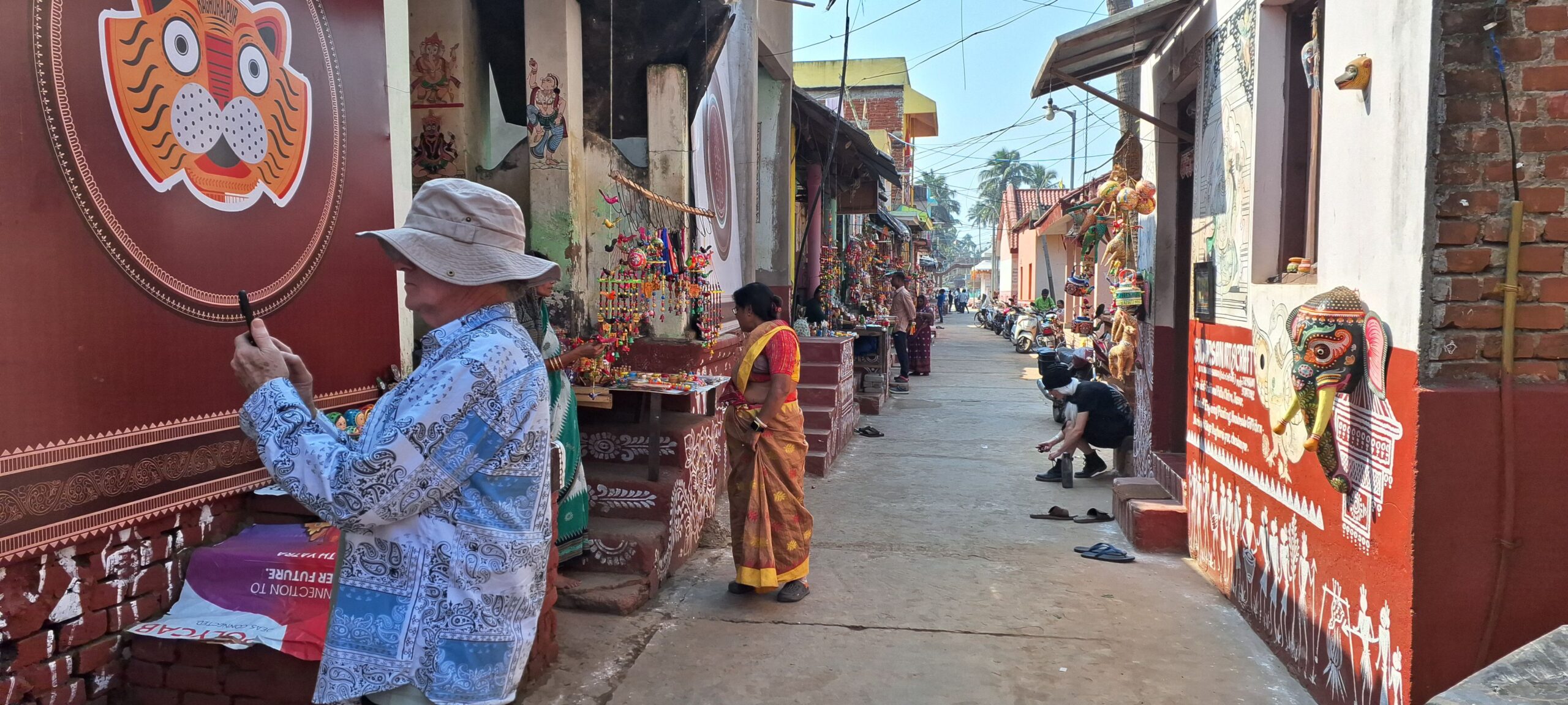 raghurajpur craft village